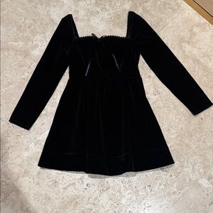 Sisterbloom Elegant Black Velvet mini Dress